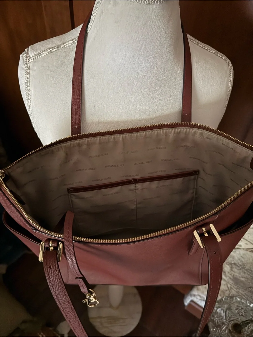 ⚜️👜MICHAEL KORS CHARLOTTE SAFFIANO BURGUNDY LEATHER TOTE BAG 👜⚜️